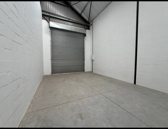 332M² WAREHOUSE TO LET IN FIRGROVE